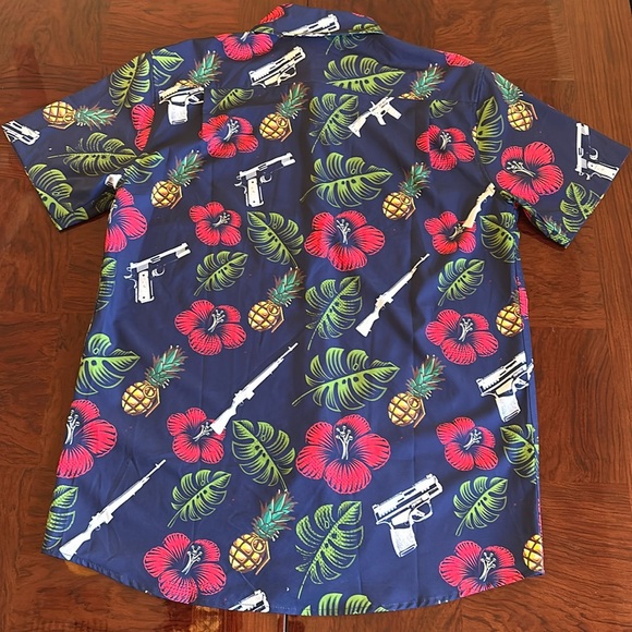 Springfield Armory *NWOT* Men's Summer Hawaiian Print Casual Button Down Shirt - Picture 5 of 7